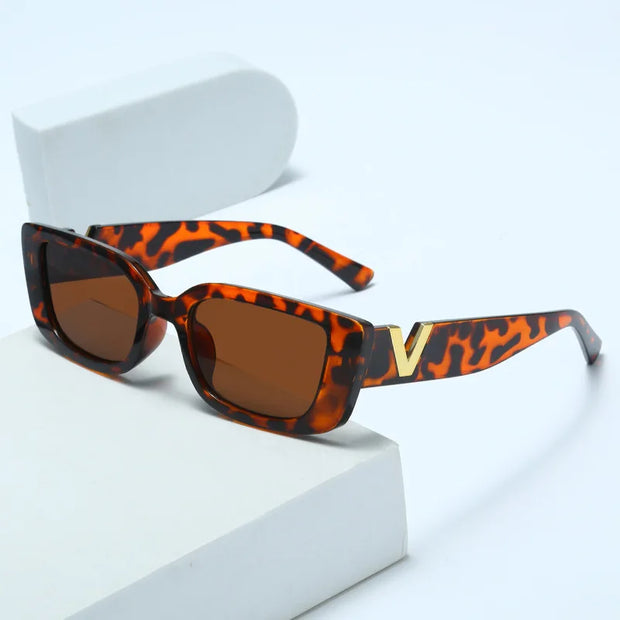 QULE V-Shaped Frame Fashion Sunglasses